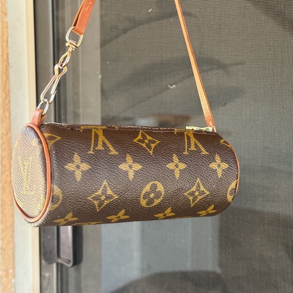 Authentic Louis Vuitton Papillon 30 with Companion - Picture 3 of 12